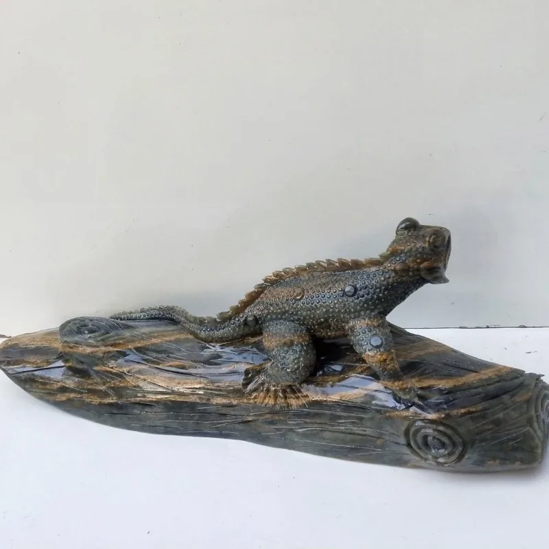 Hand-carved lizard ornaments, hand-carved ornaments, home ornaments