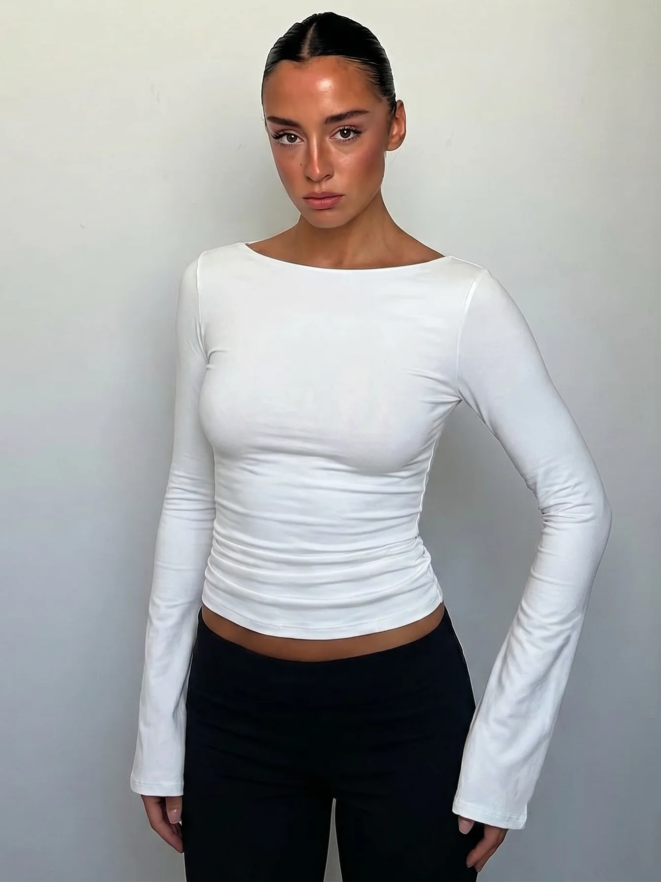 Hugcitar Solid O Neck Long Sleeve Ruched Sexy Crop T-Shirt Top Spring Fall Women Casual Clothes Streetwear Party Club Wholesale
