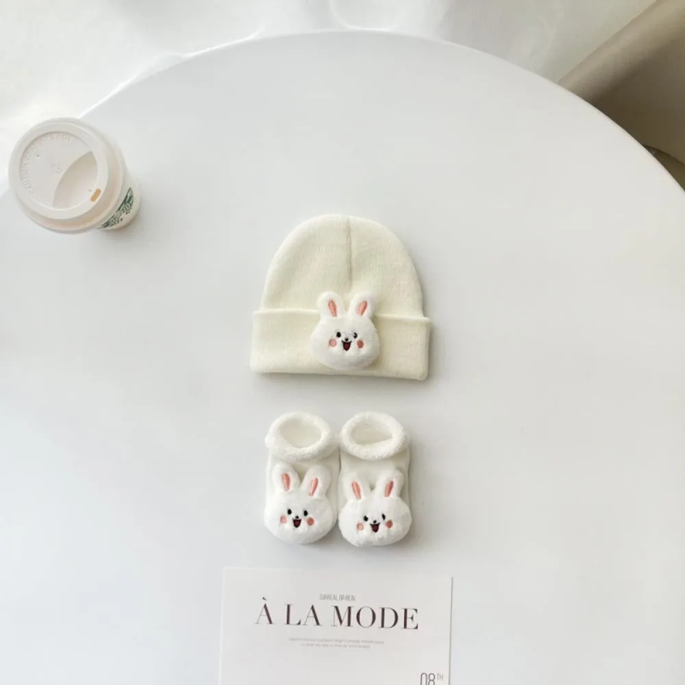 

2PCS/Set New Cartoon Hat Socks Cute Animal Woolen Warm Pullover Hats Winter Knitted Beanies Newborn Short Socks Boy Girl