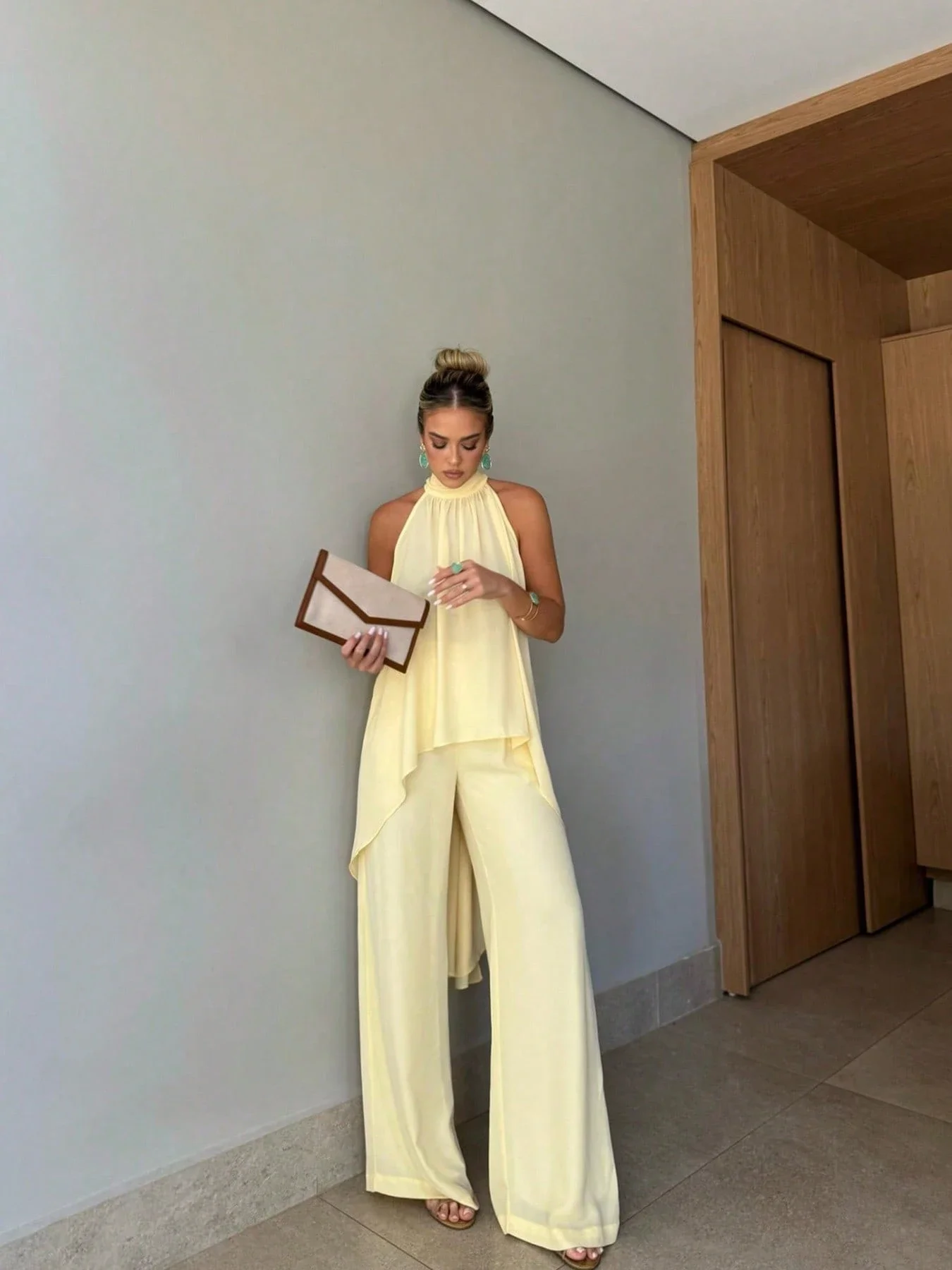 

2pcs Women Elegant Solid Color Halter Asymmetric Top And Wide Leg Pants Set For Party Vacation Date