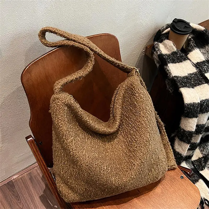 

Women Woolen Tote Bag Plush Hobo Bag Large Capacity Soft Texture Handbag Commuter Zipper Shoulder Bag With Adjust Shoulder Strap