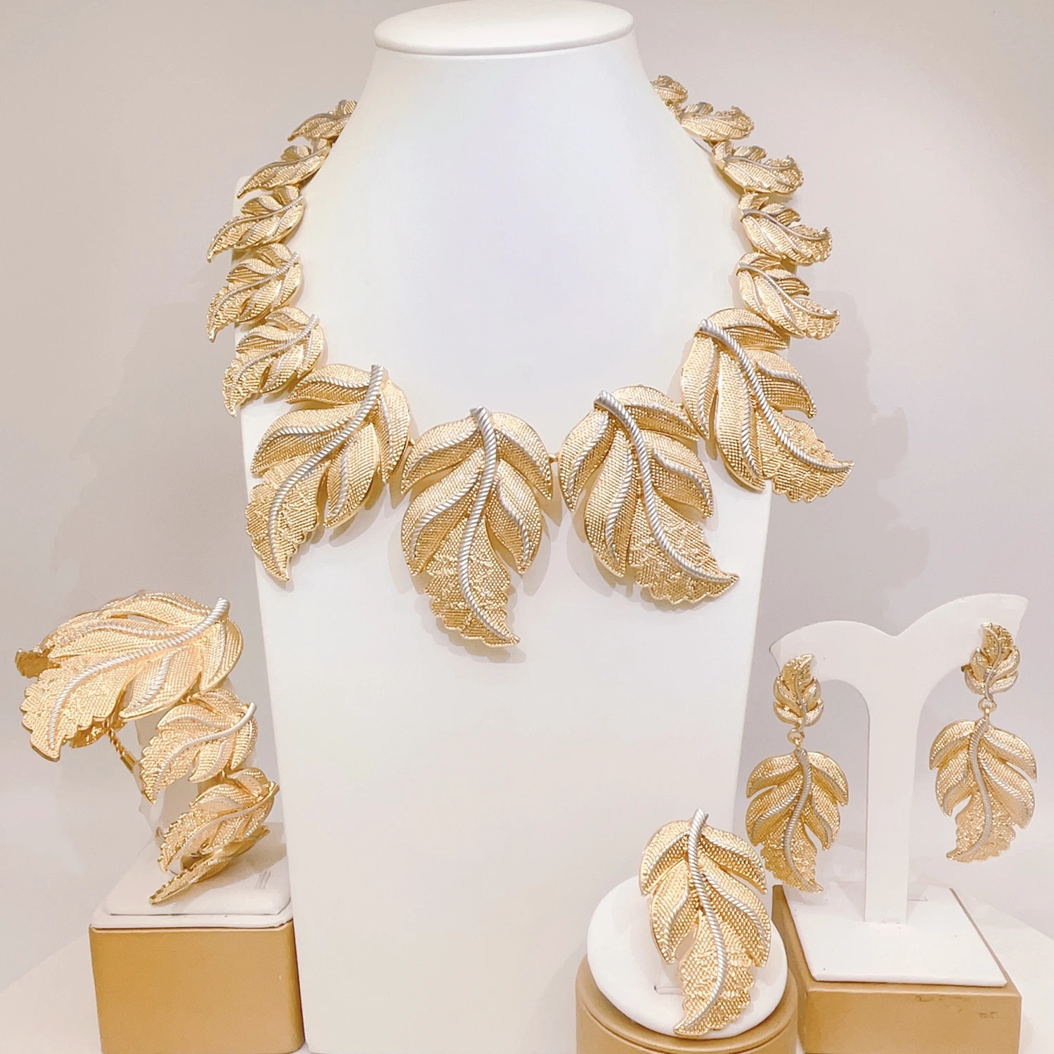 

Statement Leaf Discount ItalianSmart Jewellery For Women Necklace Bracelet Earrings Ring Charm 4 PC Set Holiday Gift H00753