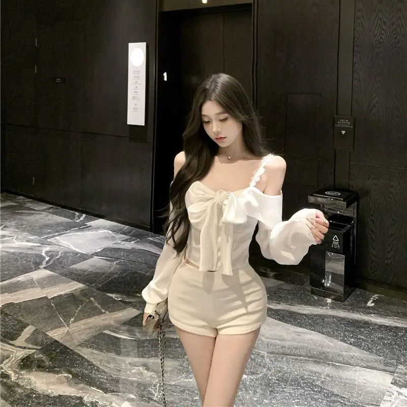 One-shoulder Bow Strap Long-sleeved Shirt Blouse High-end Cropped Top