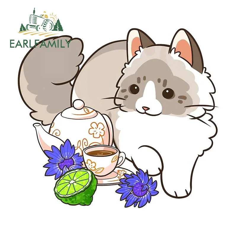 

EARLFAMILY 13 см x 11,7 см наклейка на автомобиль с изображением чая Эрл Грей и кошки Рэгдолл, виниловая наклейка на окно, багажник, ноутбук, забавная наклейка с животными, стильный декор для автомобиля