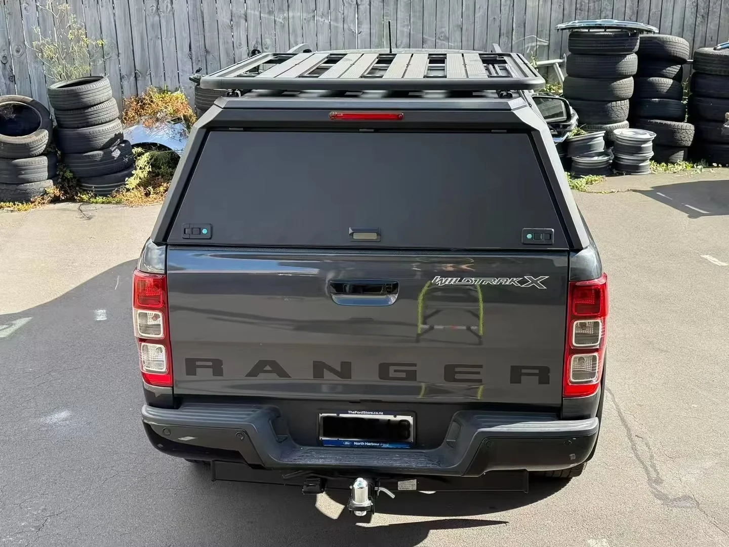 High Quality Instock Fast Shipping Pickup Truck Bed Cover Tonneau Cover for Ranger Wildtrak T8 T9 F-150 Shark 6 3