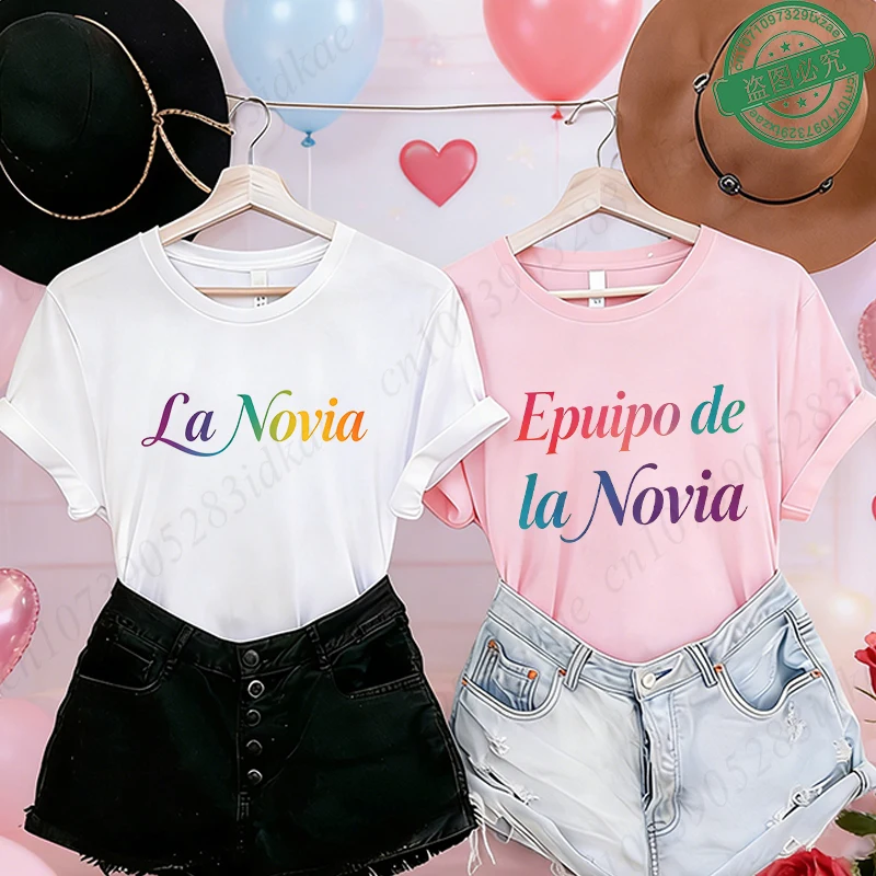Team Bride Tribe Colorful Rainbow Gradient Graphic Y2k Tops Short Sleeve Tees for Spanish Girl Bachelorette Party Bridal Squad