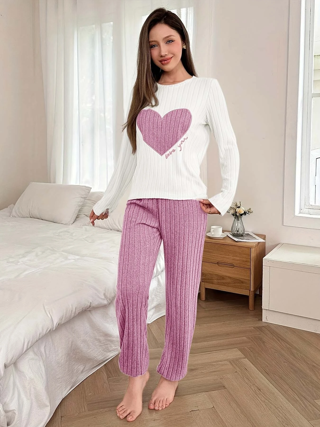 Women's Loose Embroidered Heart Fleece Pajama Set, Long Sleeve & Pants Warm Plush Loungewear Wearable For Outdoor & Homewear Pj