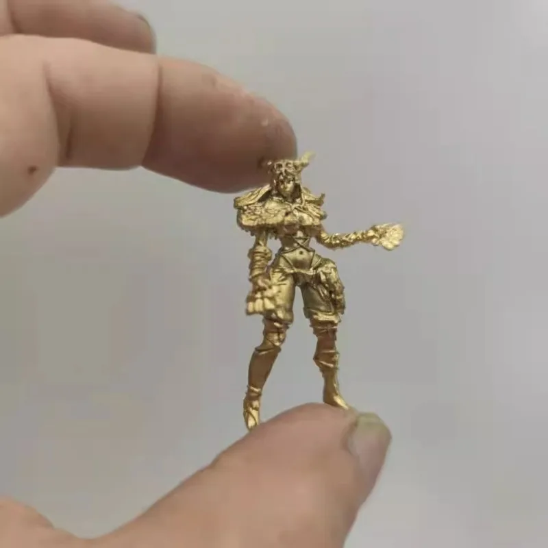 Figuras de acción de belleza de cobre fino, accesorio de adorno en miniatura, soldado de Metal, Interior de coche de escritorio, estatuilla creativa, modelo de juguete