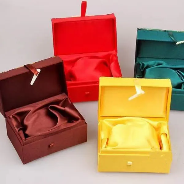 3 size Cotton Filled Rectangle Silk Brocade Gift Boxes China Watch Bracelet Box Stone Crystal Crafts Fabric Jewelry Storage Case