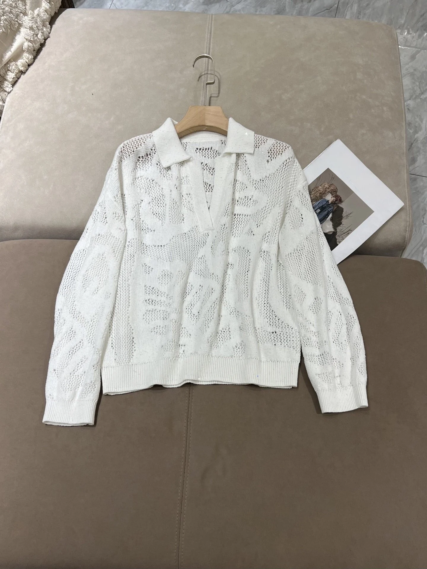 

Новый высококачественный вязаный свитер ранней весны с v-образным вырезом и воротником, модный и универсальный