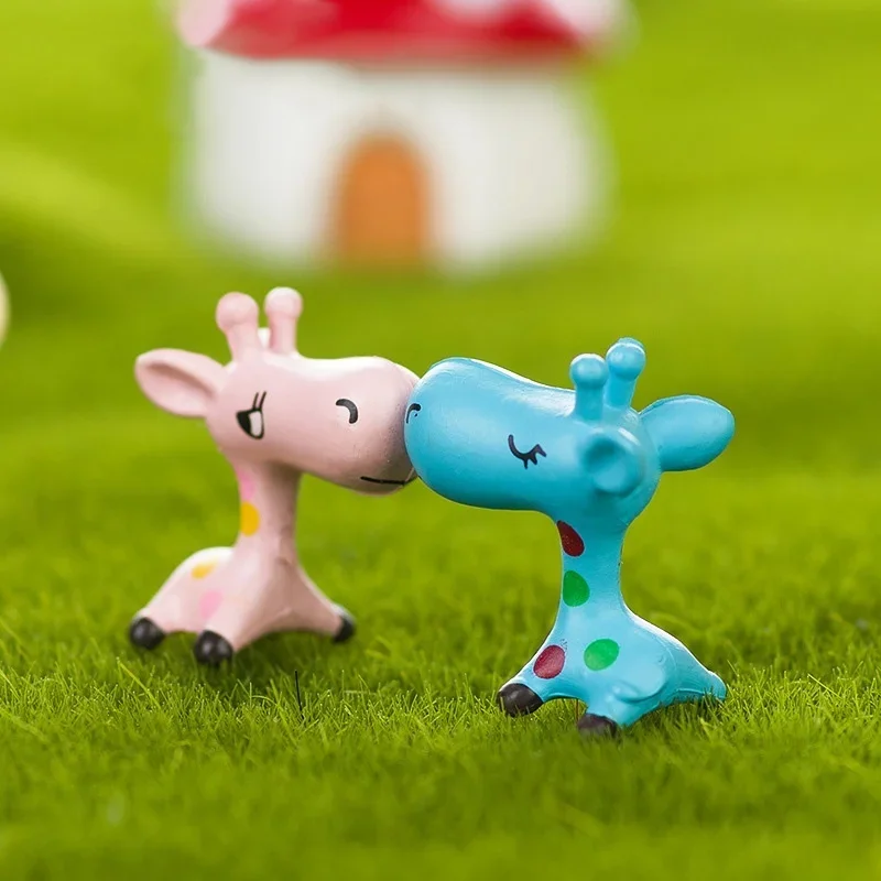 New 1/3Pcs Cartoon Cute Mini Resin Animal Giraffe Fairy Garden Ornament Miniature Bonsai Plants Pot Fairy DIY Doll(Color Random)
