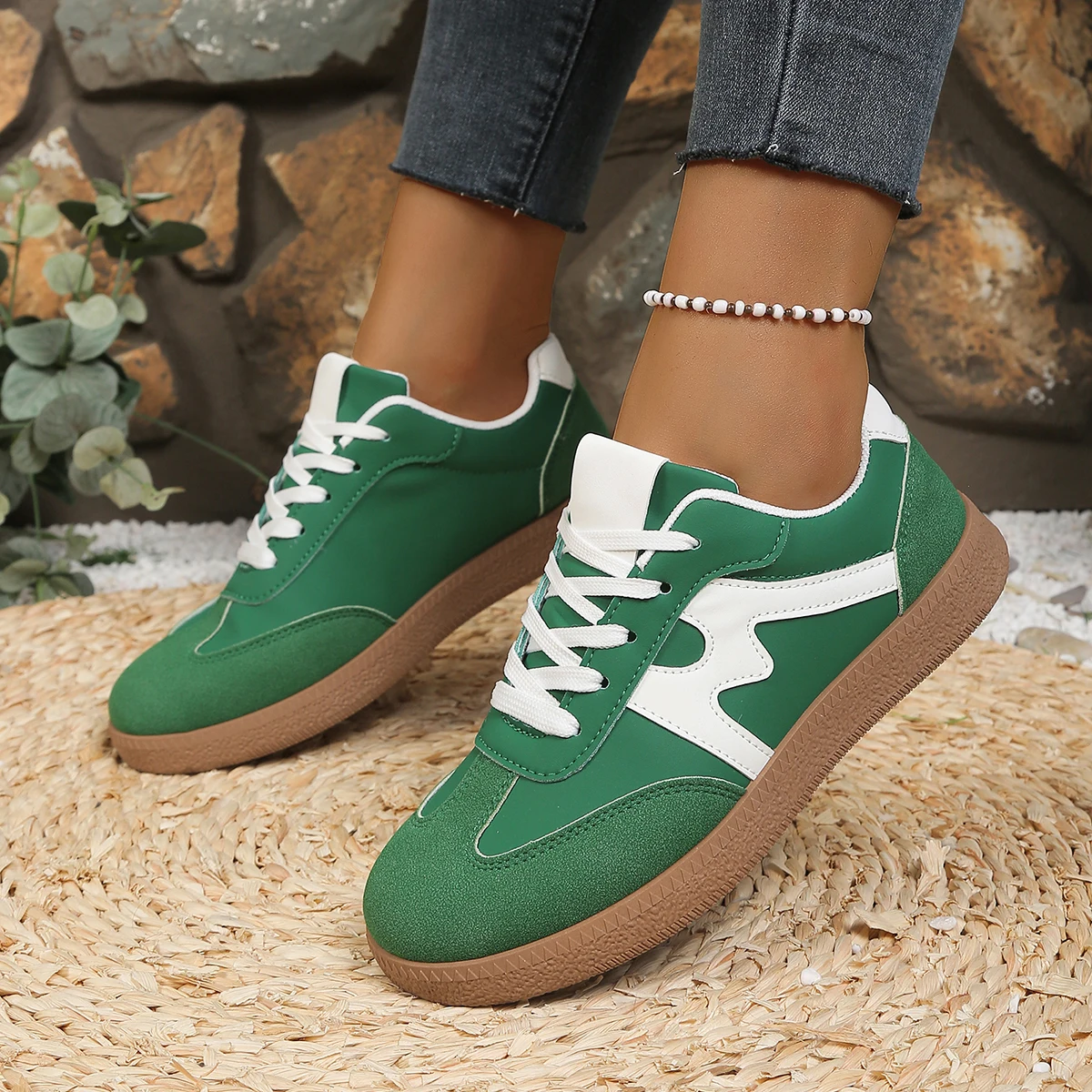 

2025 Women Sneakers Large Size Retro Spliced Color Sport Shoes Women Flat Bottom Ladies Shoes Comfortable Breathable Sneakers