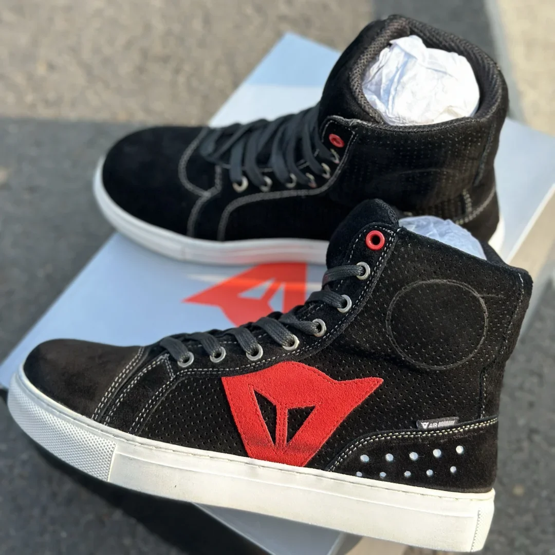 

Men Breathable Sneakers Durable Motorcycle Boots Luxury Brand Ankle Boots Lightweight Outdoor Casual Shoes Brand Direct Sales