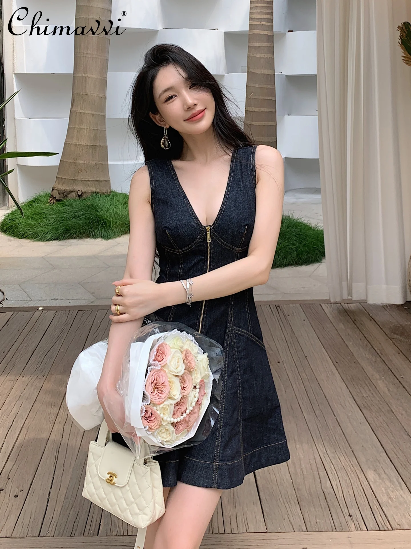 

2025 Summer New Fashionable and Sexy V-neck Sleeveless Blue and Black Denim Dress High Waist Elegant Short Women's Dress