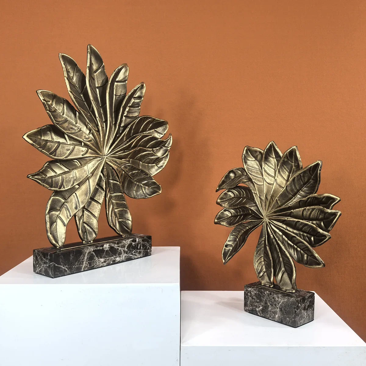 Marble Metal Leaf Ornament Simulated Leaf Sculpture Schefflera Arboricola Golden Plants  Metal Figurine Home Decoration