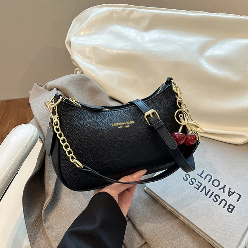 Schwarze Damen-Umhängetasche aus Kunstleder mit Kirsch-Anhänger, Casual-Stil für Arbeit, Reisen und den täglichen Gebrauch, Unterarmtasche, Handtasche – Detail 15