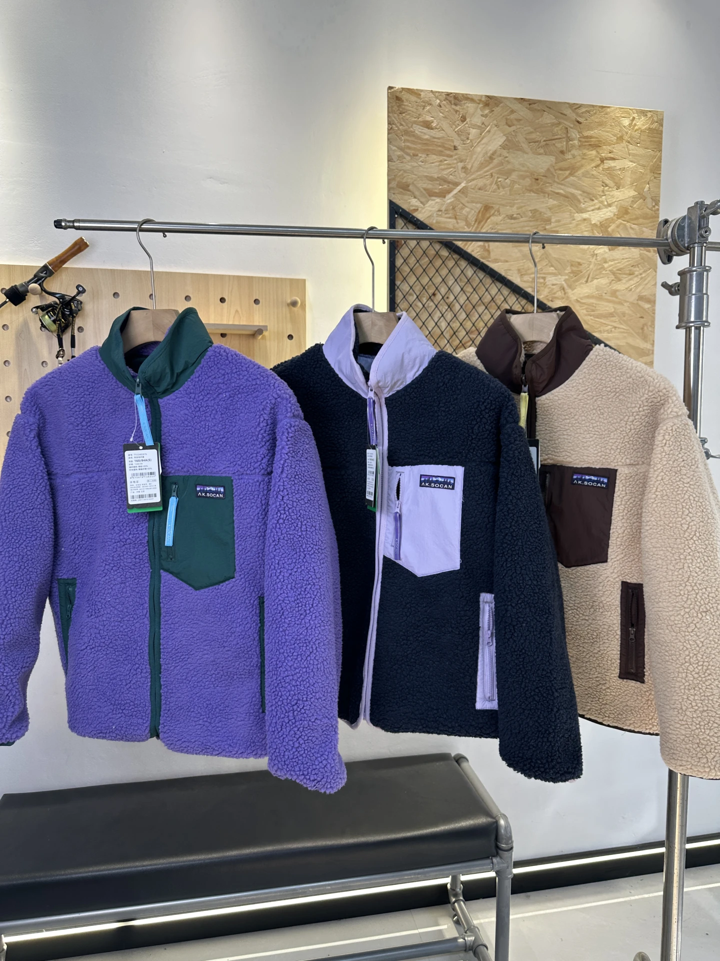 

Outdoor Warmth Thiened Particle Fce Lamb Fur Jaet Loose Fit Color Blo Stand Collar Zipper Closure Men's Coat