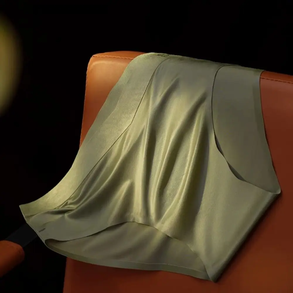 Einfarbige, dünne Sommer-Satin-Slips für Herren, atmungsaktive Unterhosen aus Eisseide, schlichte, schnell trocknende, nahtlose Unterwäsche für Herren, Sommer – Detail 3