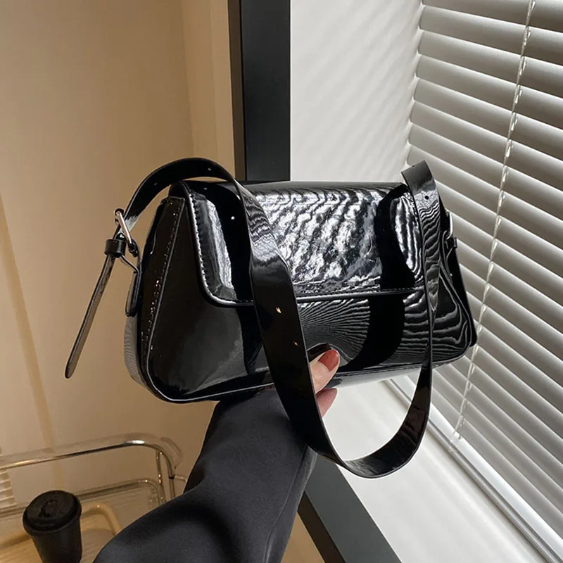 Glossy PU Texture Shoulder Bag 2024 Summer New Trendy Simple High Quality Messenger Bag Solid Color Commuter Small Square Bag