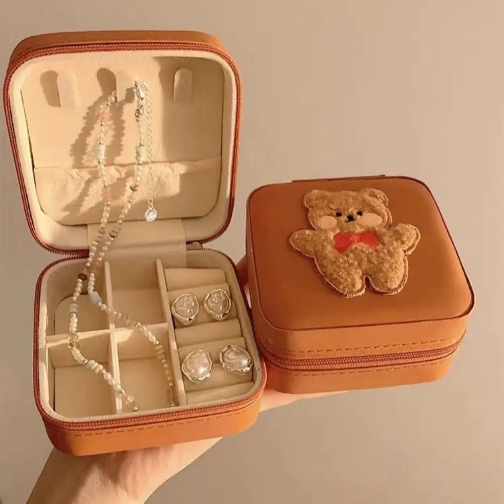 

PU Leather Bear Jewelry Box Portable Design Velvet Lining Jewelry Storage Box Cute Bear Shape Waterproof Material Display Case