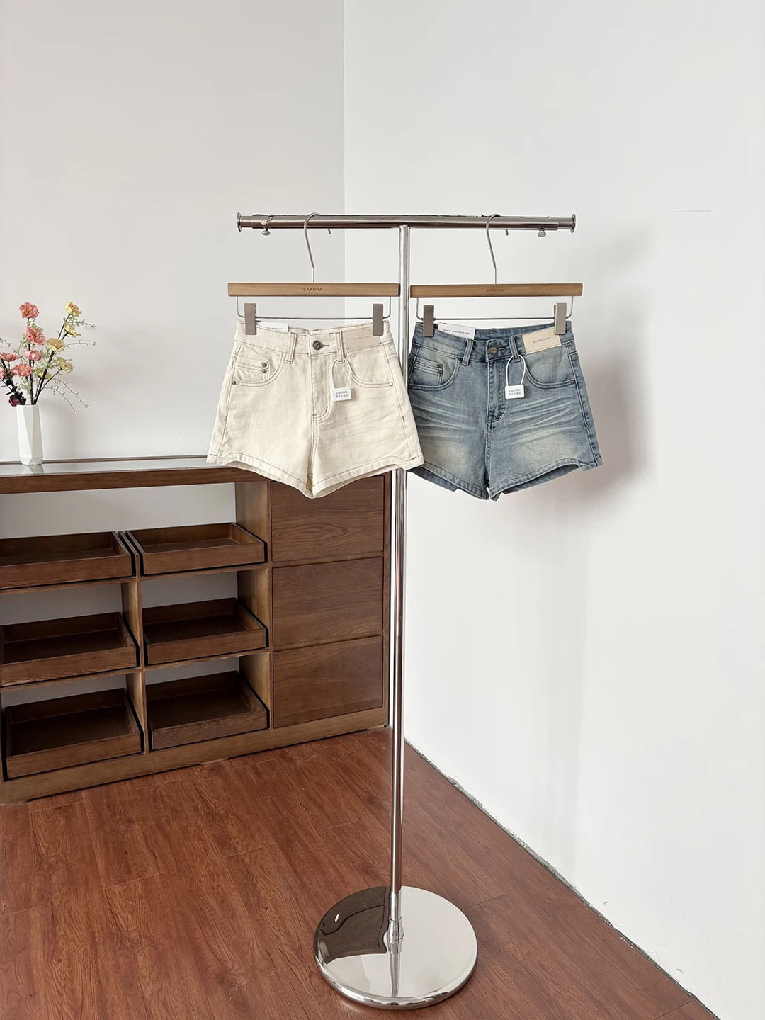 

American Style Retro High Waist Sexy Short Jeans Women's Summer New Fashion Slimming Hot Pants Polyester Fiber Button Closure