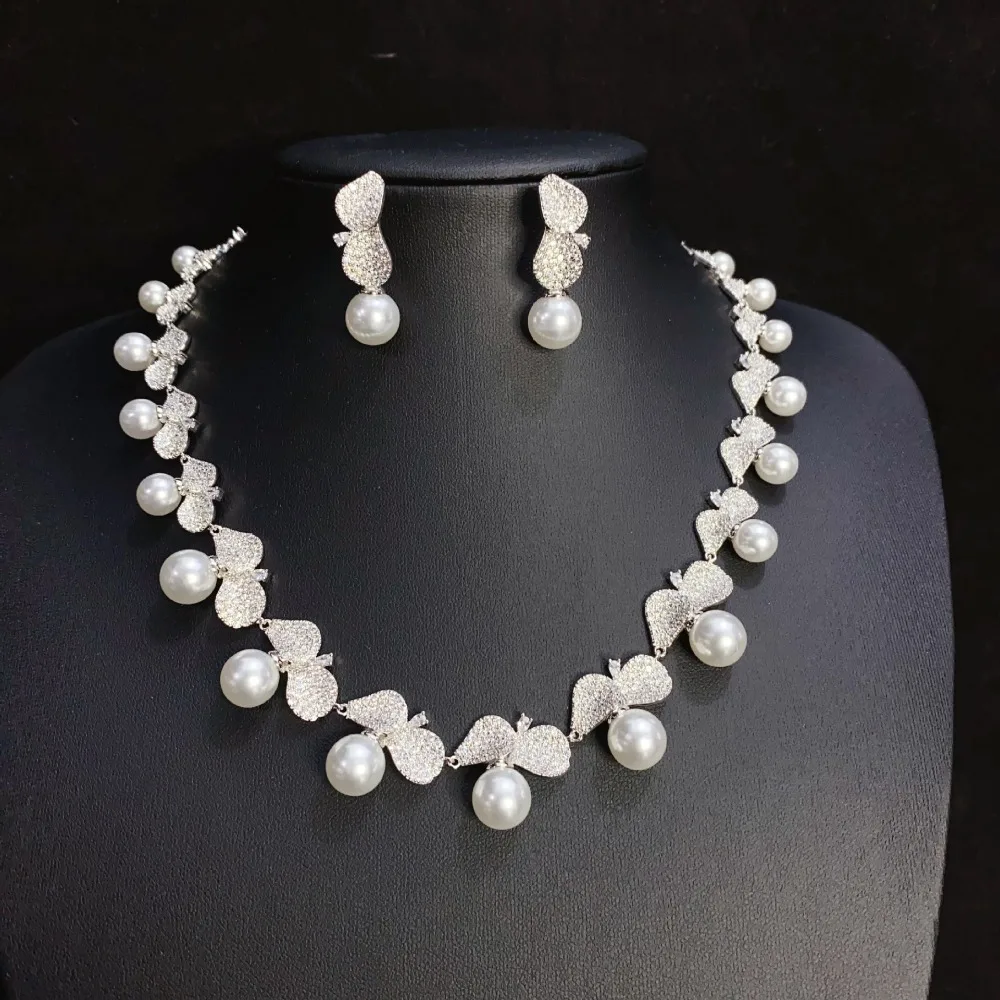 

2024 New Pearl Necklace Set with Romantic and Light Luxury Wedding and Engagement Jewelry Set Leaf