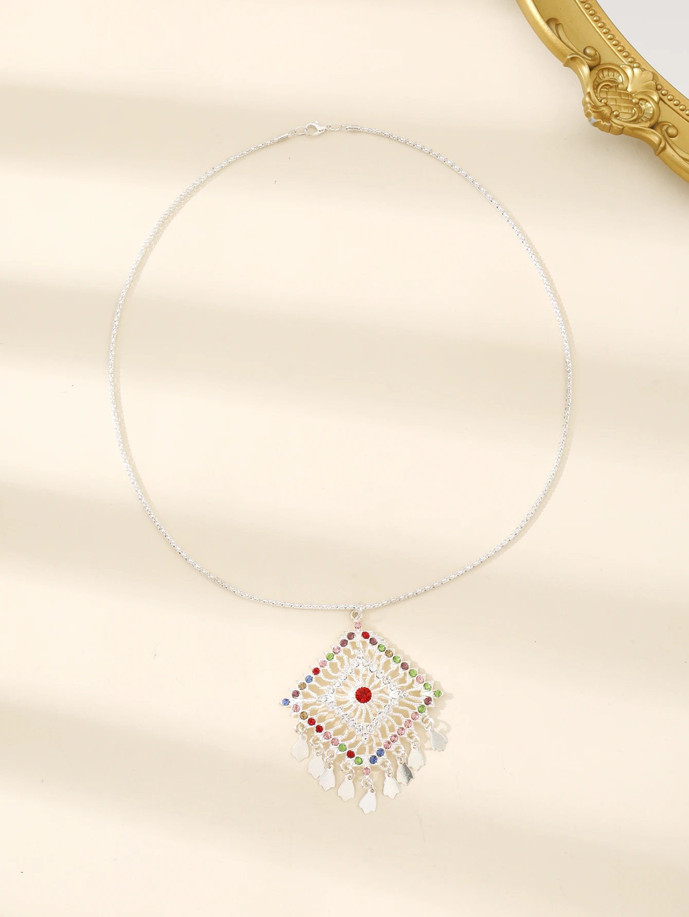 

Bohemian Silver Color Diamond Hollow out Fashion Necklace for Women Suitable for Outdoor Wedding Parties Gift for Friends And Si