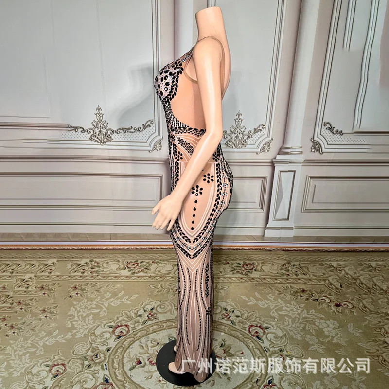 فستان مثير شبكي أسود شفاف على الورك ملابس للكبار نموذج المنصة ملابس نسائية لأداء الحفلات فيستدوس دي فيستا لوكسو
