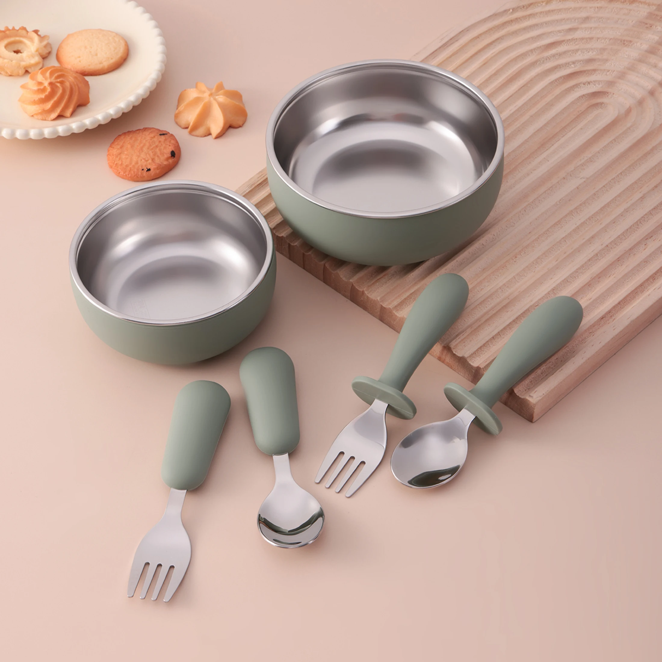 Рисунок 3 - набор для кормления детей из нержавеющей