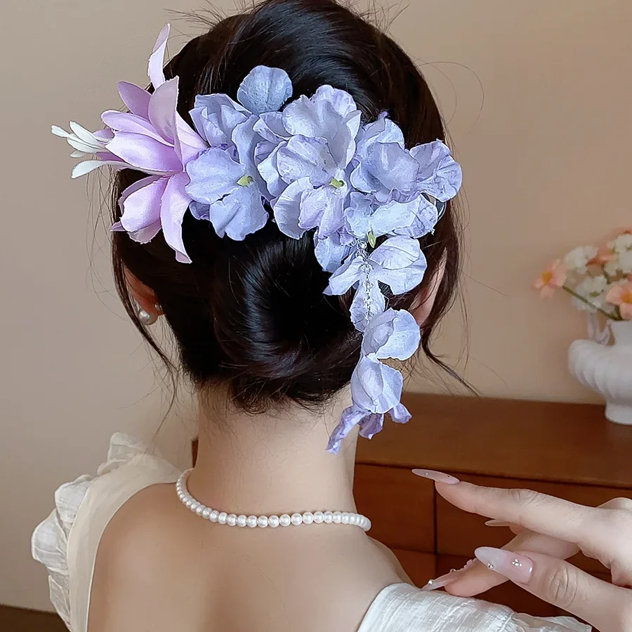Vielseitige Romantische Künstliche Blumen-Haarspangen für Frauen, Frische Süße Blumencluster-Quasten-Haarklammern für Urlaub, Reisen und Fotoshootings M – Detail 10