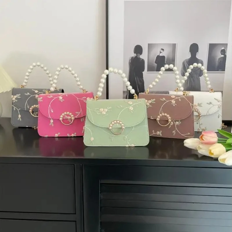 2024 New Women Flower Embroidery Shoulder Bags Messenger Bags Vintage Pearl Chain Handbags Female Fashion  Crossbody Bags