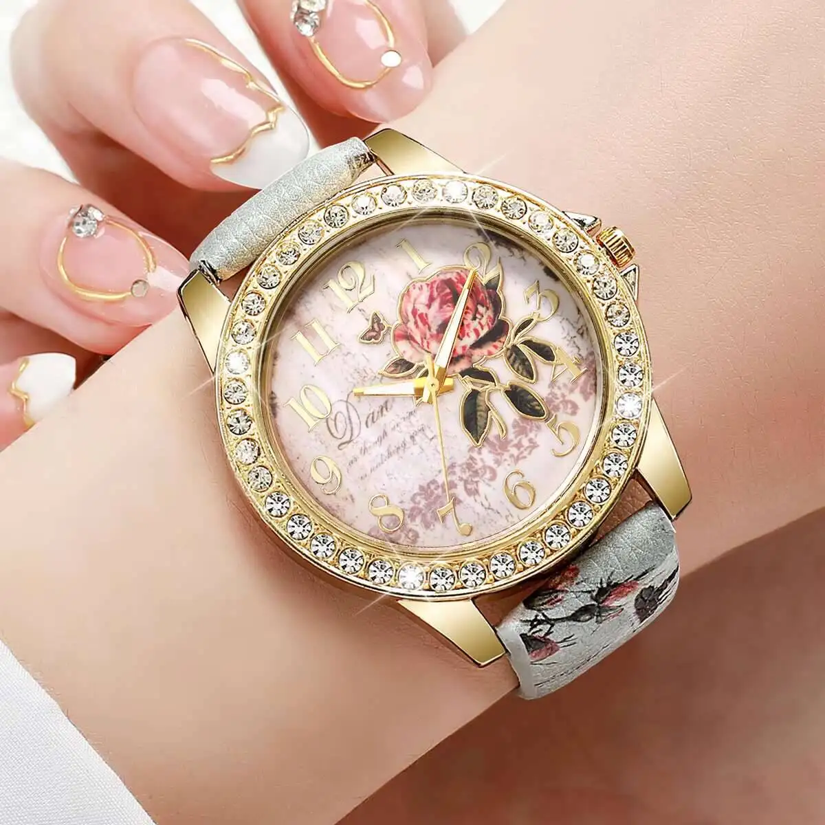 Fashion Flower Dial Women Watches Luxury Rhinestone Leather Strap Quartz Wristwatch Reloj Mujer（Without Box）