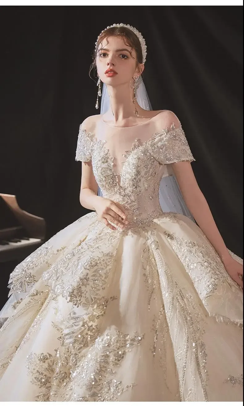 

Customzied Luxury V-neck Wedding Dress With Retro Lace Embroidery Heavy Industry Sequins Elegant Princess Skirt