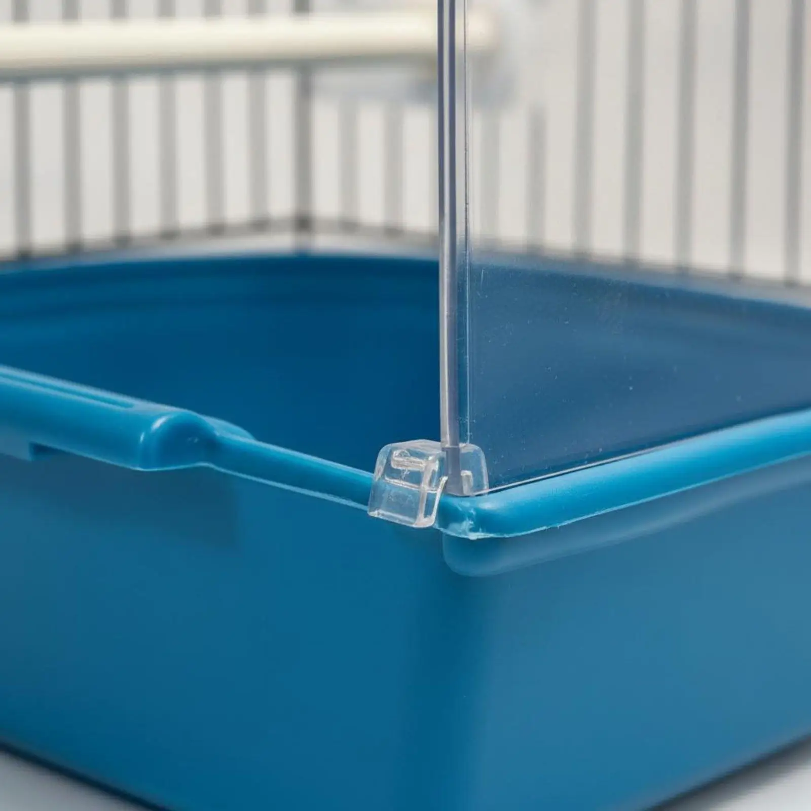 Plastic Bird Bathing Container Stable Hanging Bird Pool Bird Water Feeder for Garden Bird Cage for Parakeets