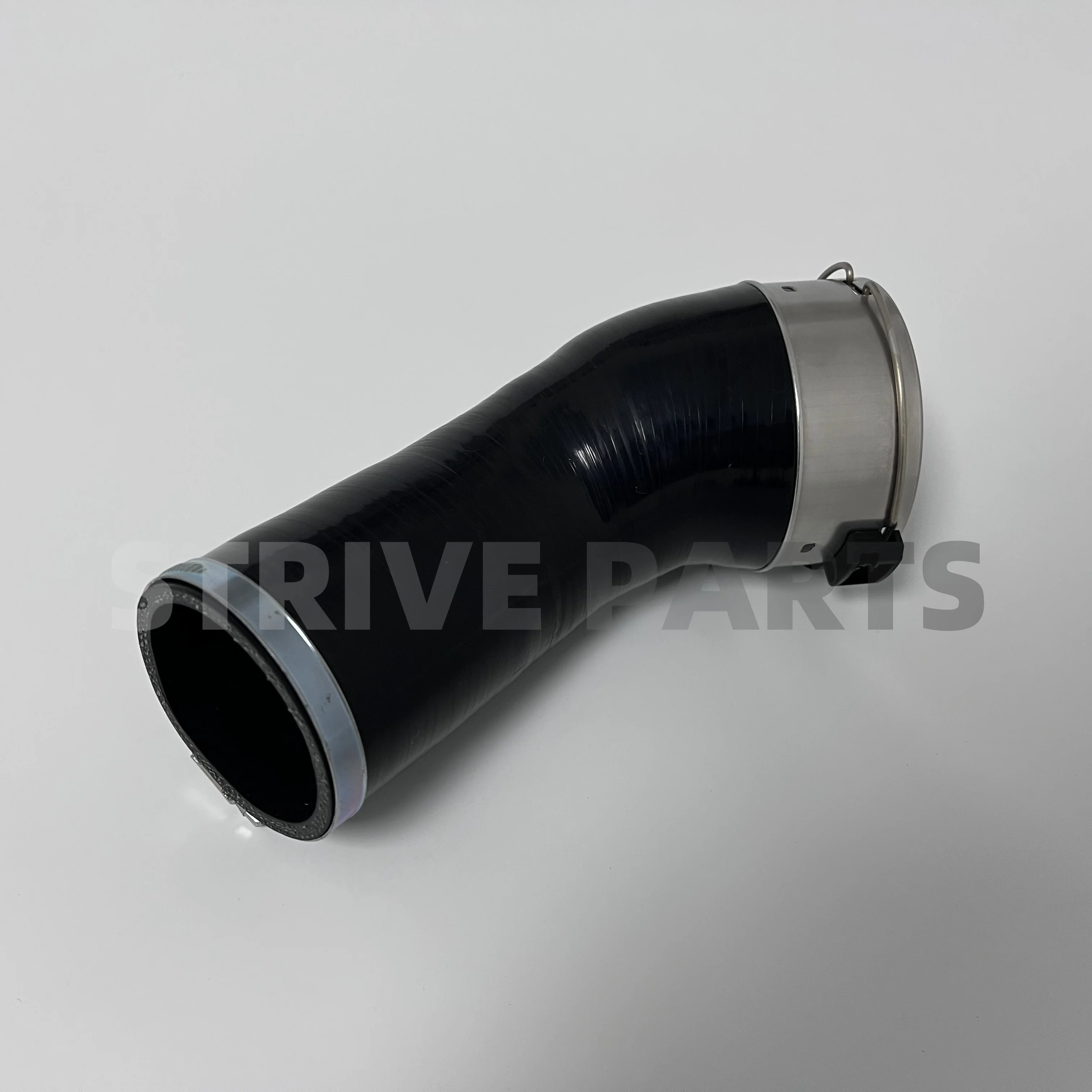 

Black silicone OE 32222272 31657738 Turbo hose compatible with Volvo S60 S80 S90 V60 31686561 31338545 32224400