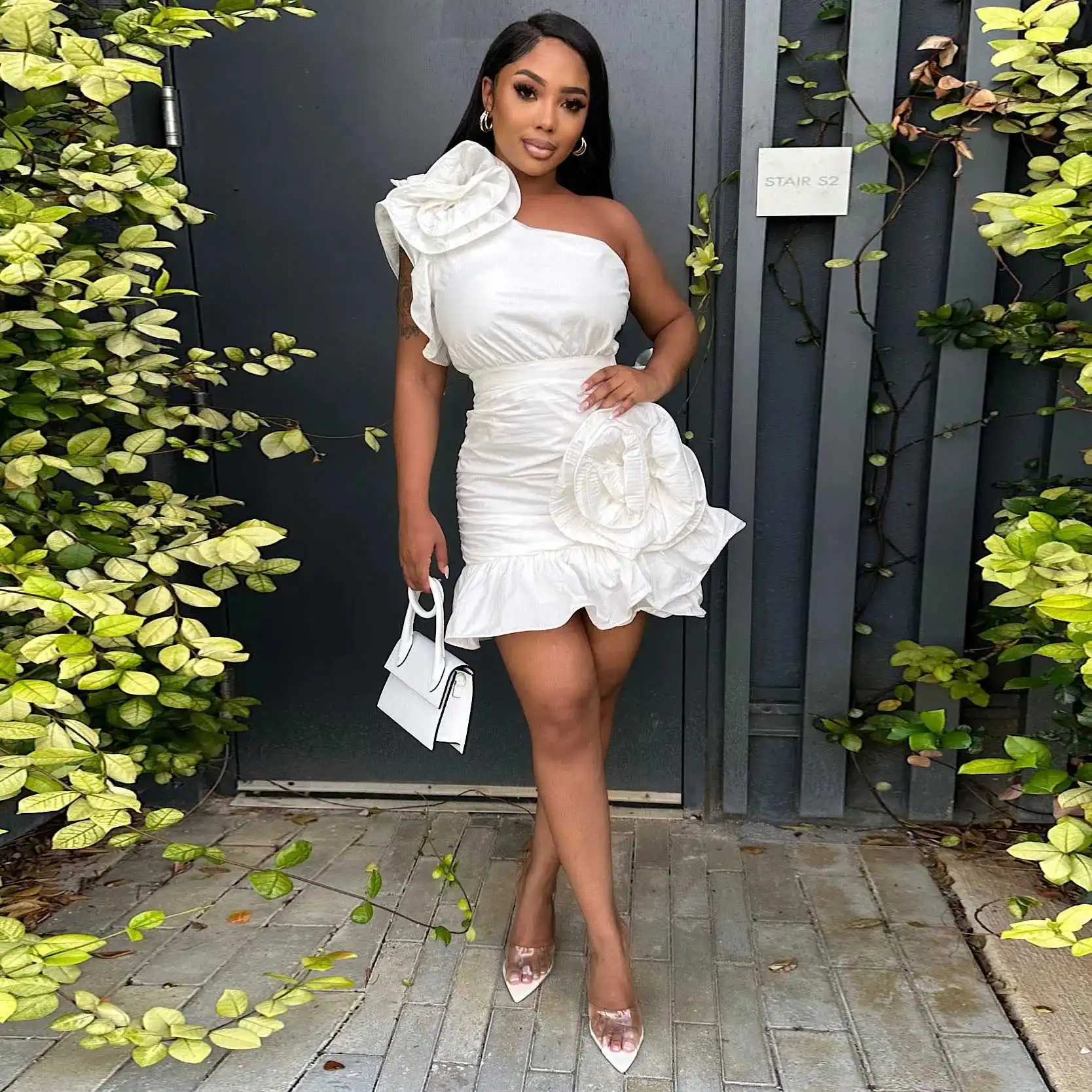 

Floral One Shoulder Prom Dress Sleeveless New Fashion Cocktail Party Dresses Chic Pleated Satin Prom Gown Layered Custom Made