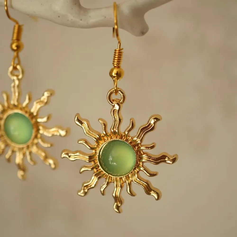 New Fashion Bohemia Gold Color Sun Green Transparent Flower Dangle Earrings for Women Exaggerate Retro Jewelry Accessories Gifts