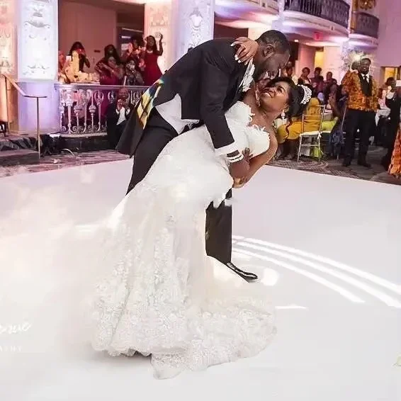 Suknie ślubne afrykańskie na zamówienie, z odkrytymi ramionami, koronkowe aplikacje, rozmiary plus size, suknie ślubne typu syrena, odpinany tren.