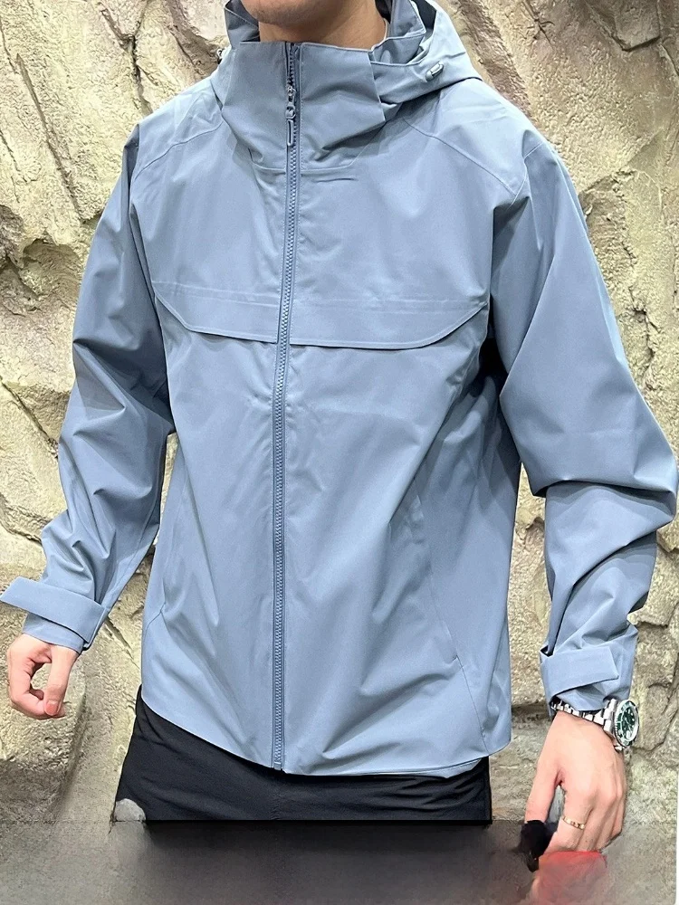 

Новая осенняя коллекция 2025: Мягкая уличная куртка Softshell, ветрозащитная, водонепроницаемая, с 3D-кроем, высококачественная, из полиуретана, молодежная, приталенная, с воротником-стойкой.