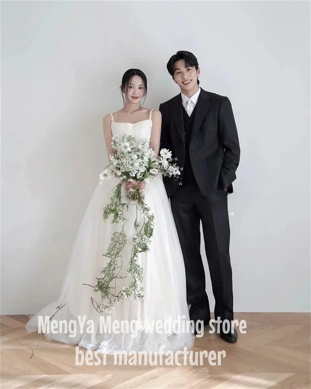 

Fluffy Tulle A Line Wedding Dresses Korea Photo shoot Spaghetti Straps Princess Ball Gown Square Collar Bride Dress Customized