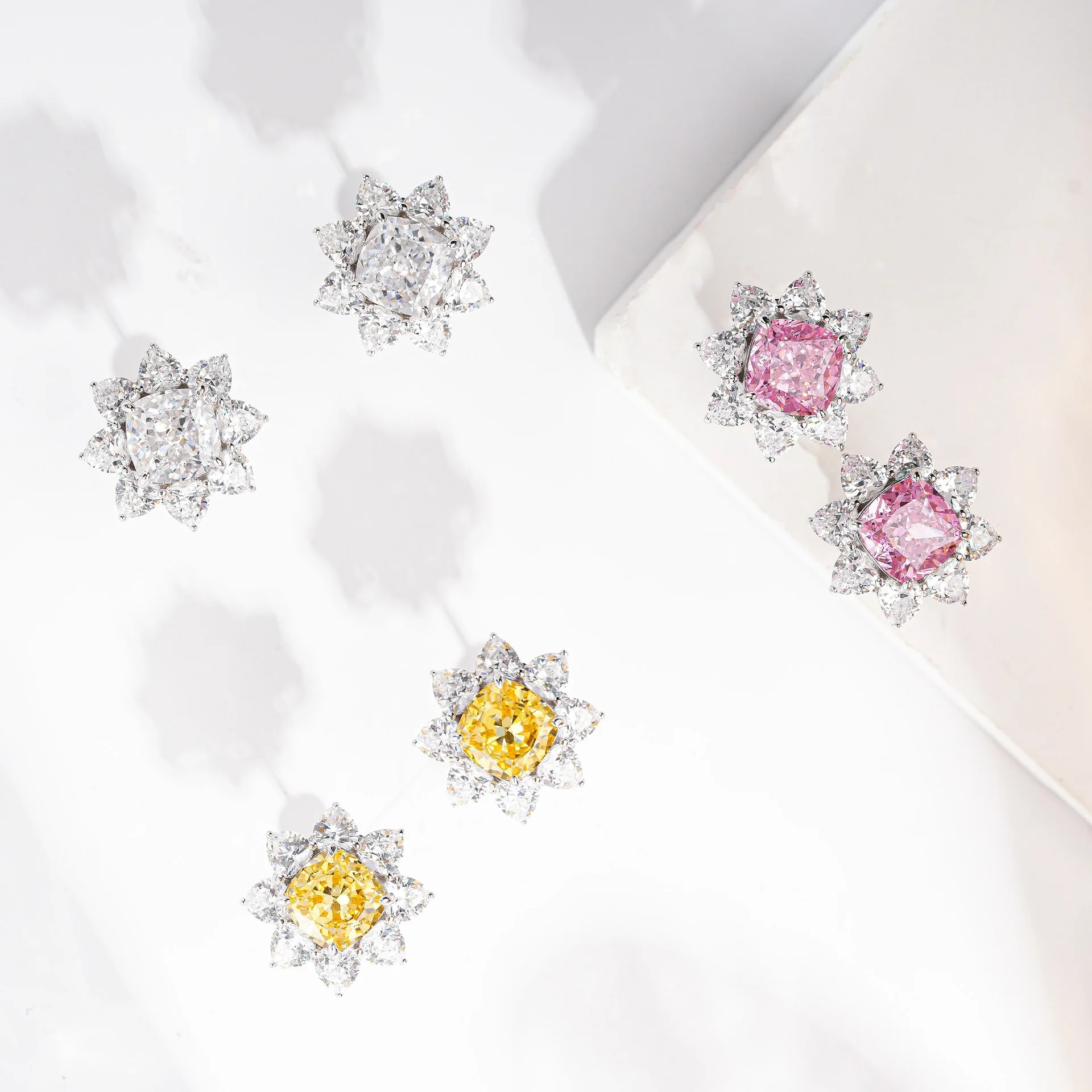 

Серьги-гвоздики из стерлингового серебра S925 с дизайном под подсолнух, с огранкой «ледяной цветок», с высококачественными бриллиантами, блестящие, простые, универсальные.