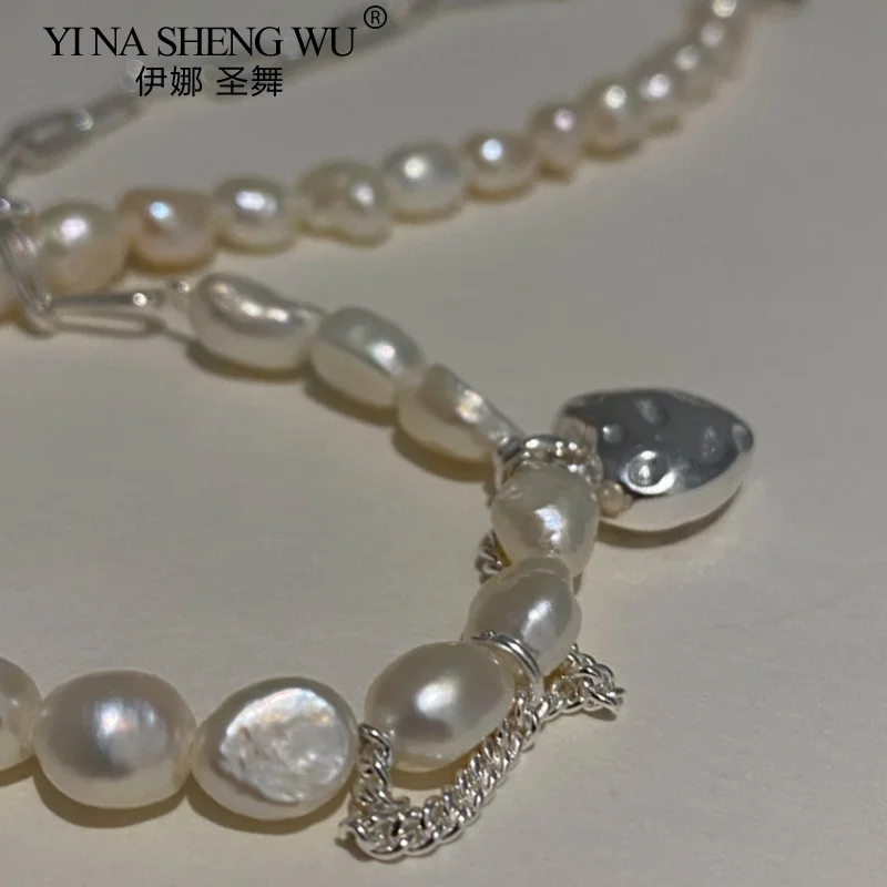 عقد من اللؤلؤ الفضي اللون للنساء ، سلسلة رائعة غير متماثلة ، الربط السلس للحب ، شعور تصميم ممتاز ، أزياء فاخرة خفيفة