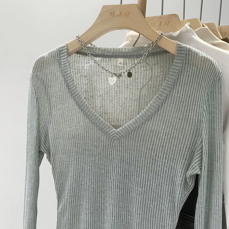 AOSSVIAO T-shirt a maniche lunghe trasparenti con scollo a V da donna T-shirt casual alla moda lavorata a maglia sottile Camicie versatili dolci retrò