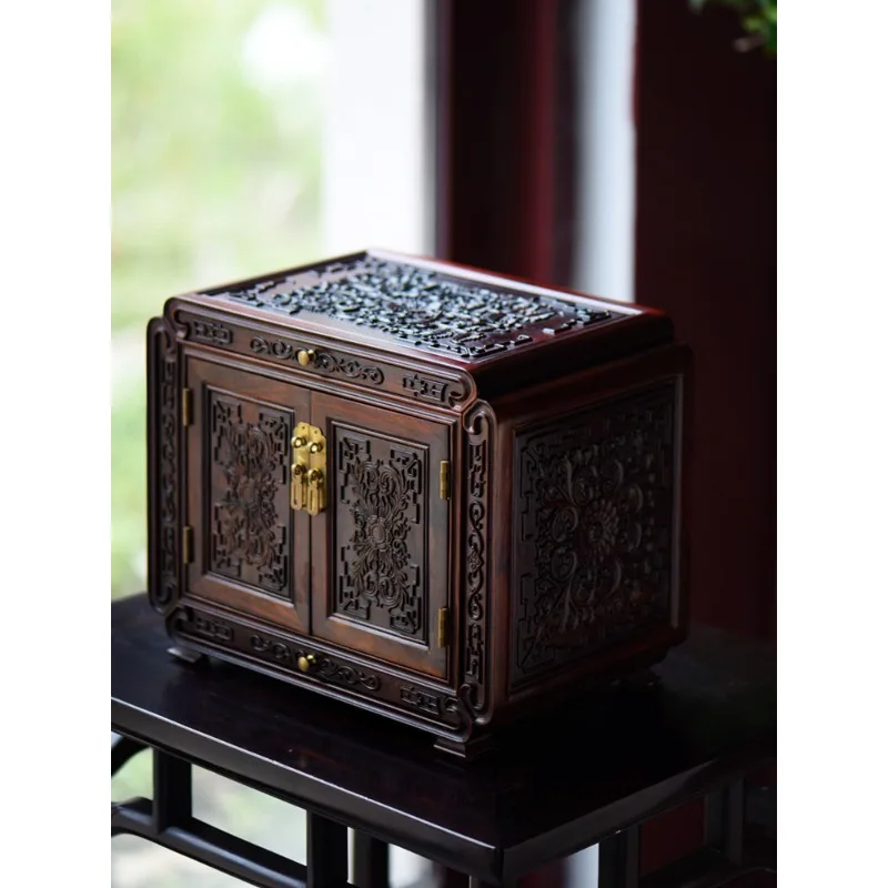 

Big red rosewood jewelry storage box Chinese solid wood wedding cosmetic case