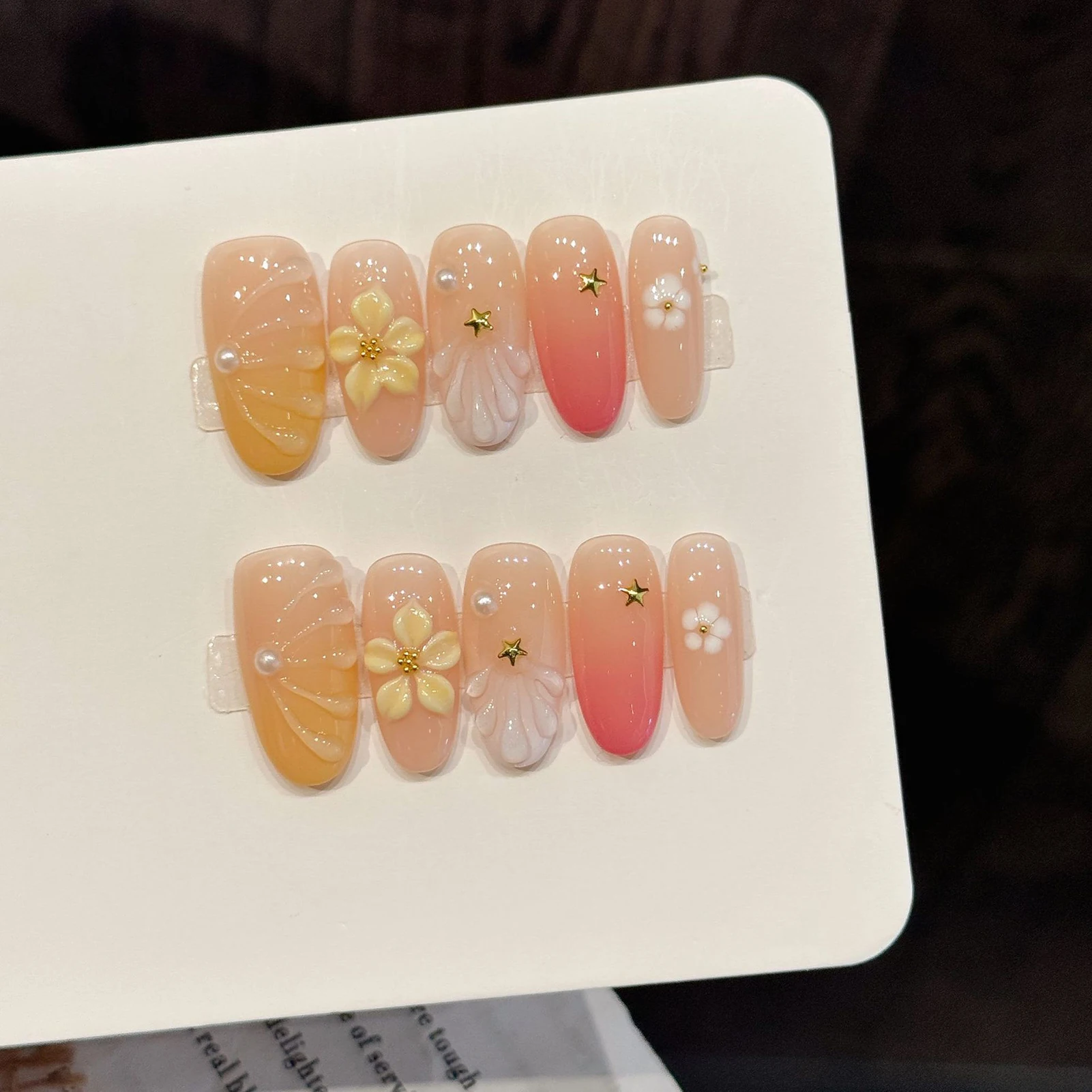 

10 шт. накладных ногтей с градиентом розово-оранжевого цвета, 3D-дизайн с цветами и ракушками, французский маникюр, ручная работа, искусственные ногти в форме сладкого миндаля