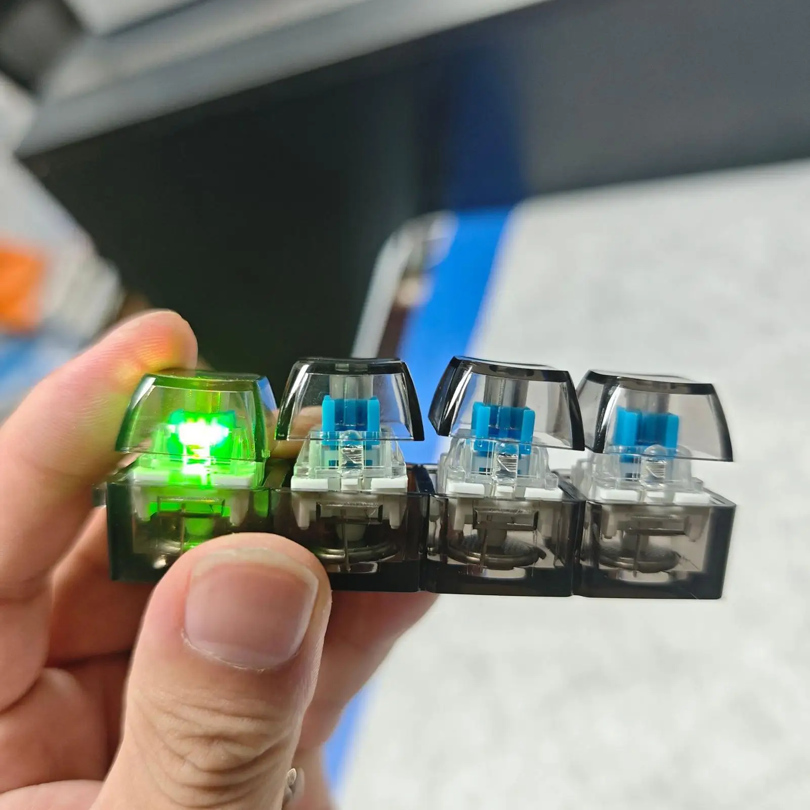 4 مفاتيح اختبار لوحة المفاتيح الميكانيكية LED لوحة المفاتيح مفتاح لعبة الإجهاد الإغاثة DIY زر Keycap تململ المفاتيح اللعب هدية