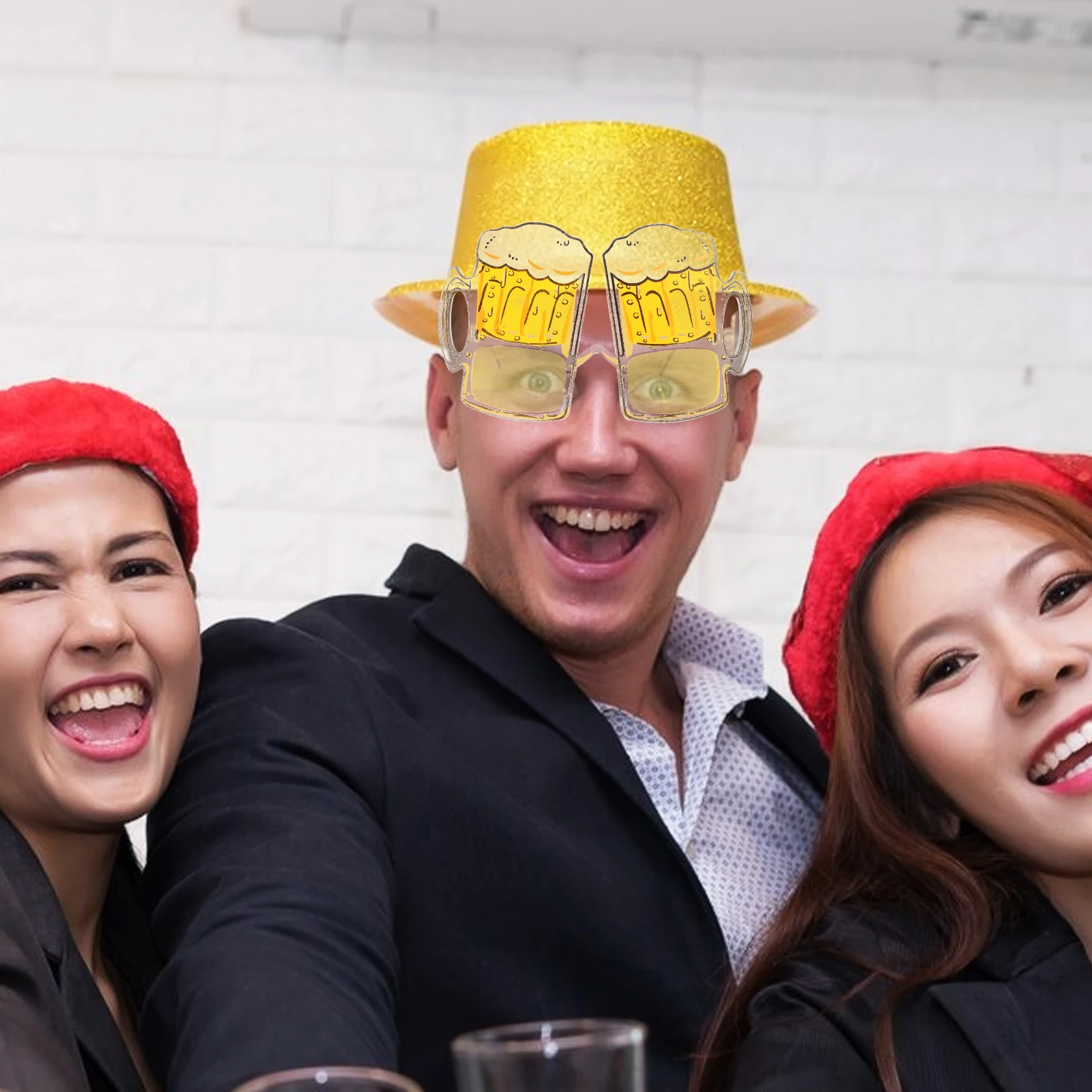 

2pcs Set Creative Beer Mug Eyeglasses Sturdy Flexible Legs Overflow Beer Cup Design Funny Party Costume Stage