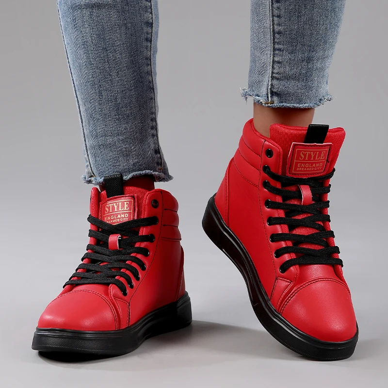 

Fashion 2025 Red Unisex Leather Sneakers Comfortable Skateboarding Shoes for Men Women Big Size 35-46 High-Top Skateboard Shoes