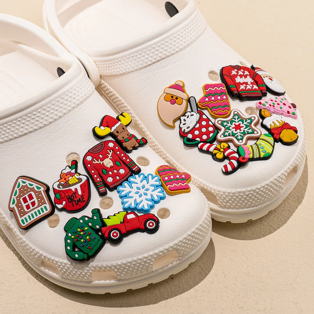 1pcs PVC Christmas Shoe Charms Xmas Tree Snowflakes Shoe Decorations Pink for Clog Garden Sandal Accessories Kids Gift Wholesale