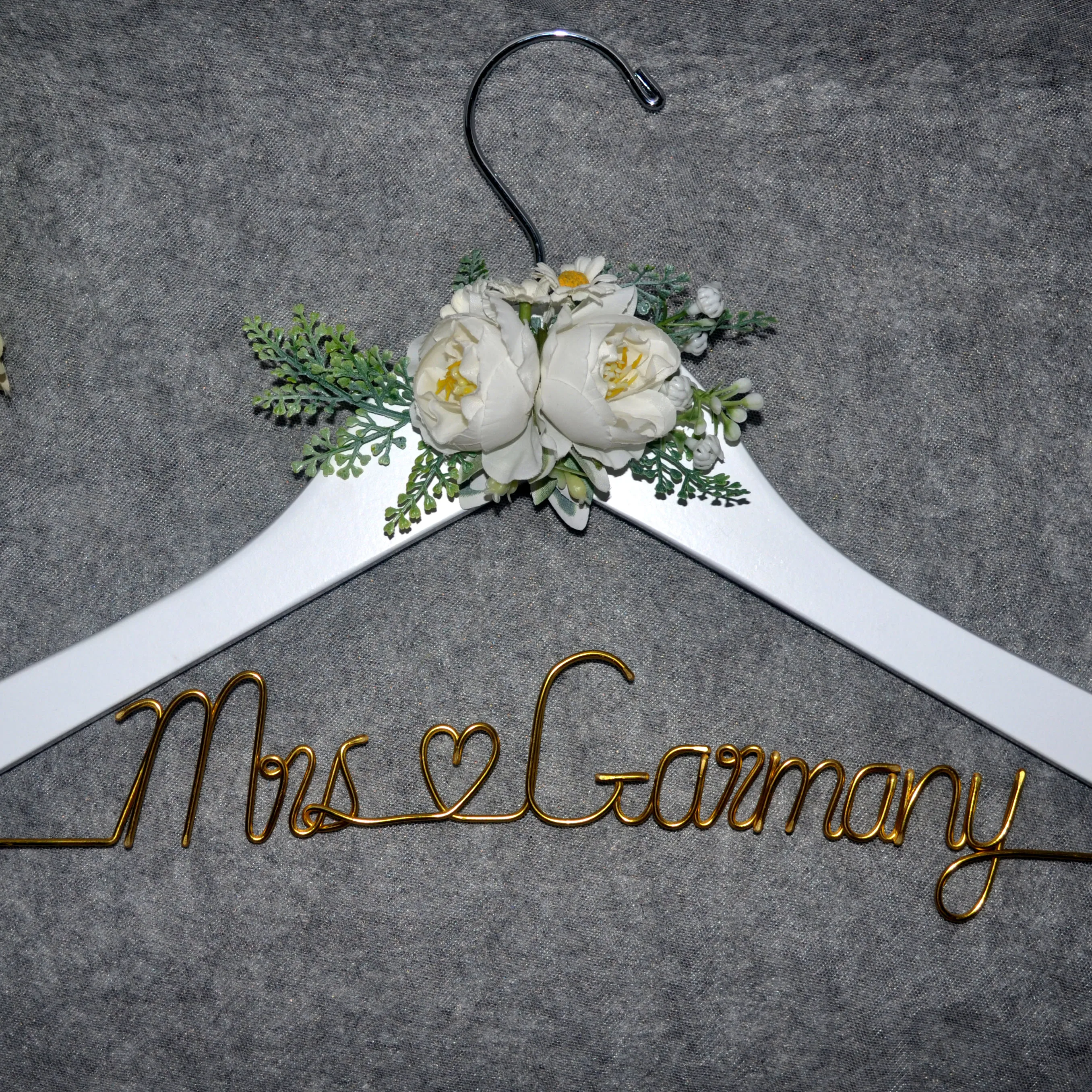 

Bridal Groom Wood Hanger Name Bridesmaid hanger,Mr&Mrs Wedding Anniversary Shower Gift,Graduation Ceremony, With Flowes